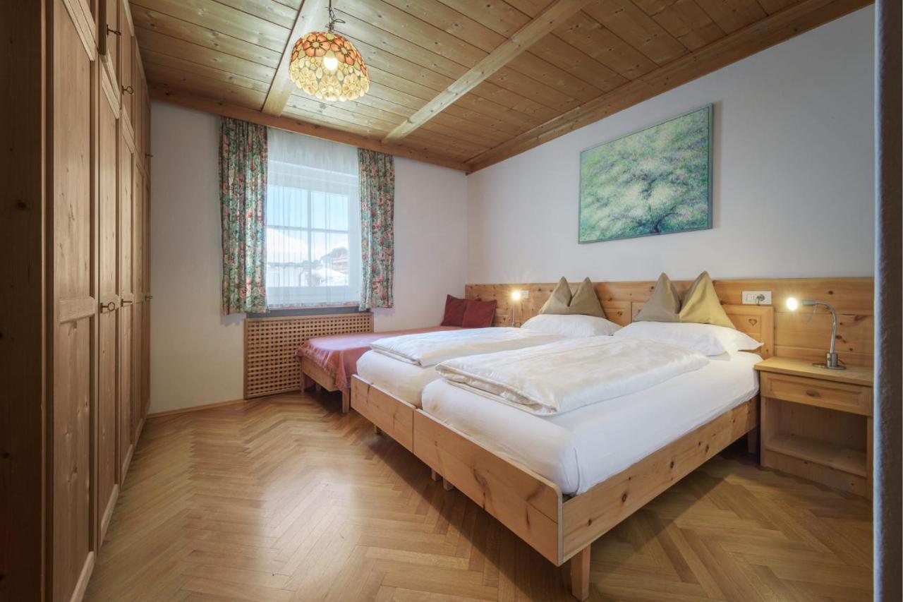 Apartments Heritage House Margherita Santa Cristina Val Gardena ภายนอก รูปภาพ
