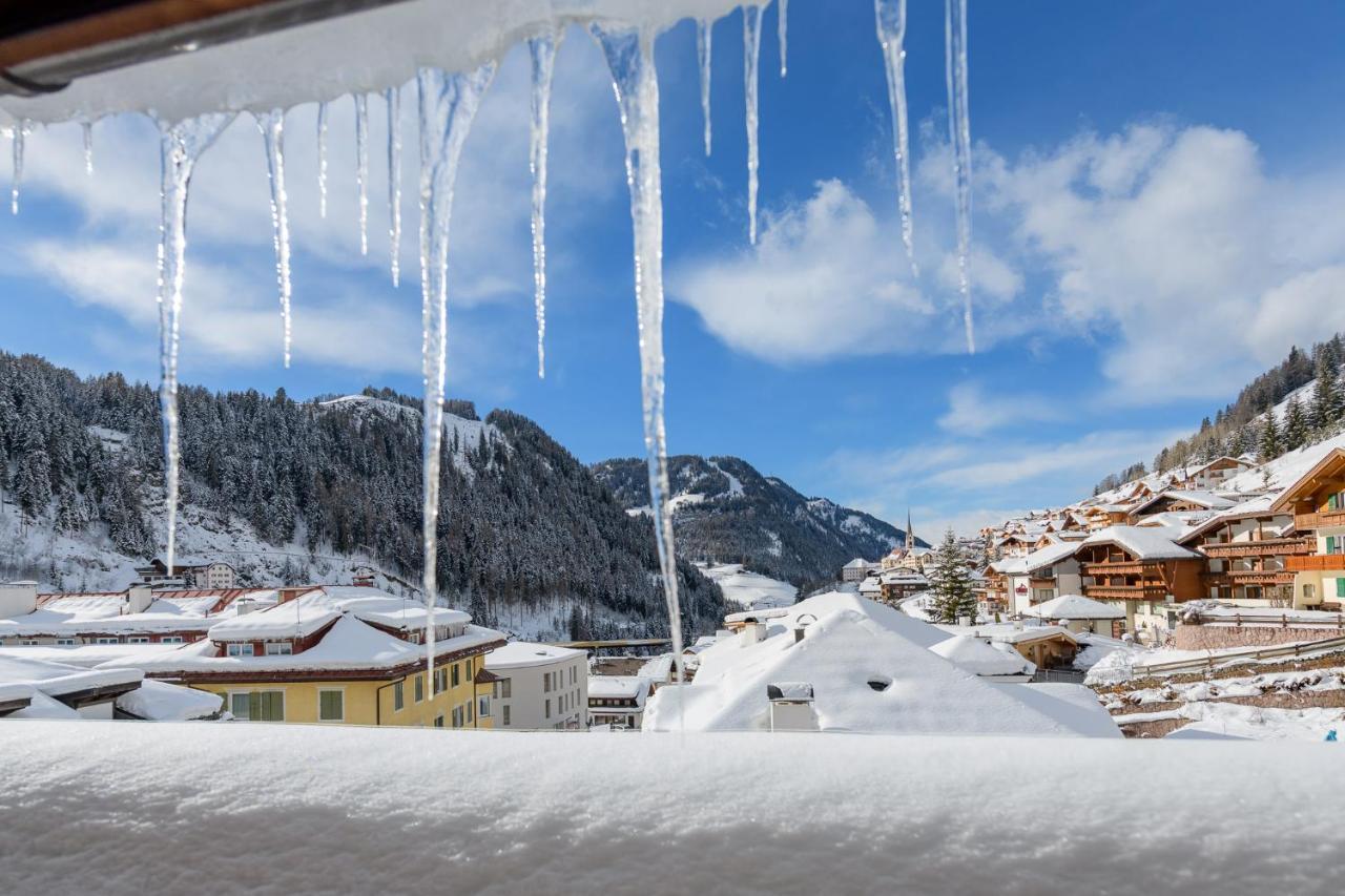 Apartments Heritage House Margherita Santa Cristina Val Gardena ภายนอก รูปภาพ
