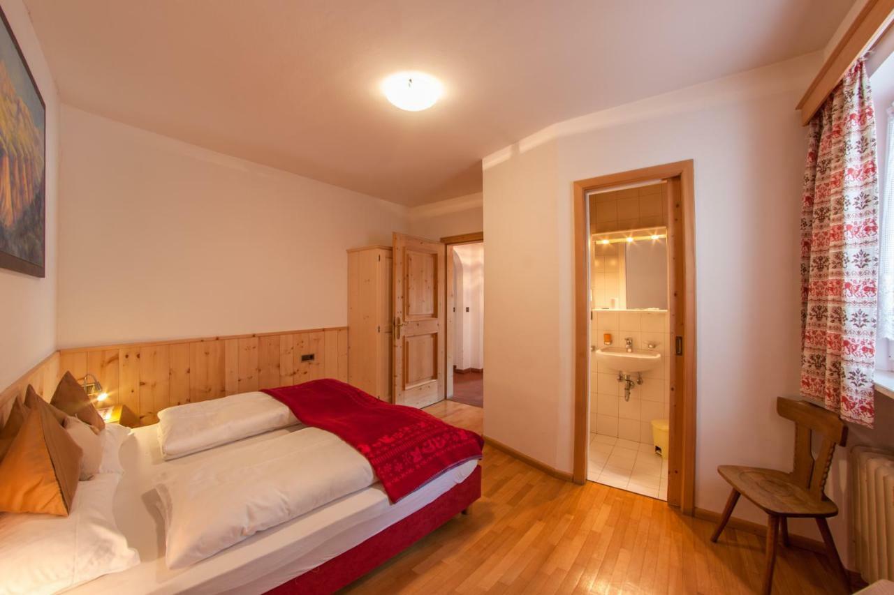 Apartments Heritage House Margherita Santa Cristina Val Gardena ภายนอก รูปภาพ